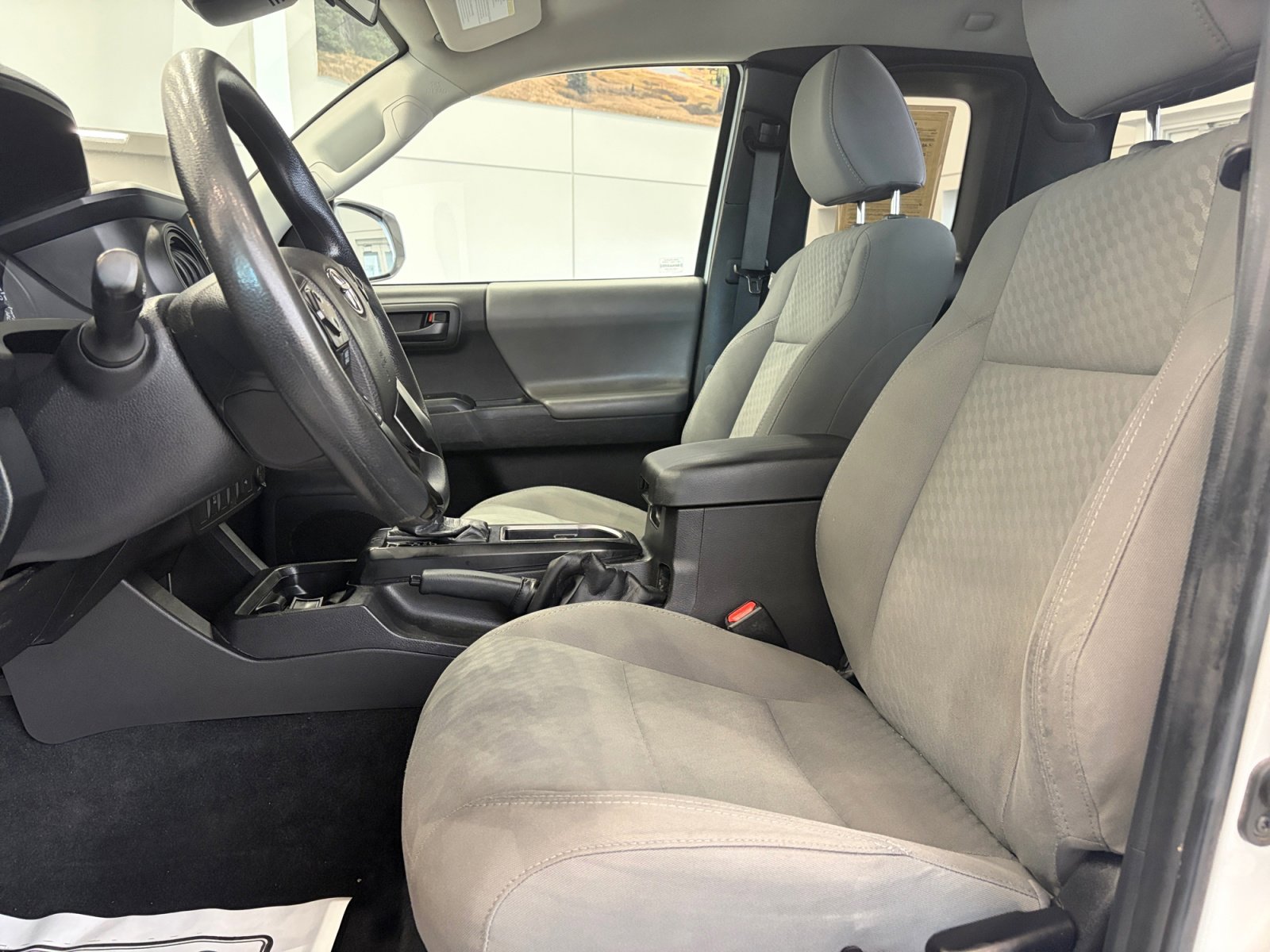 Used 2021 Toyota Tacoma SR RWD image 12