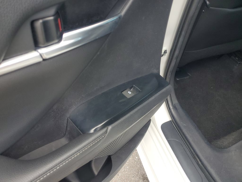 Used 2020 Toyota Camry XSE FWD image 15