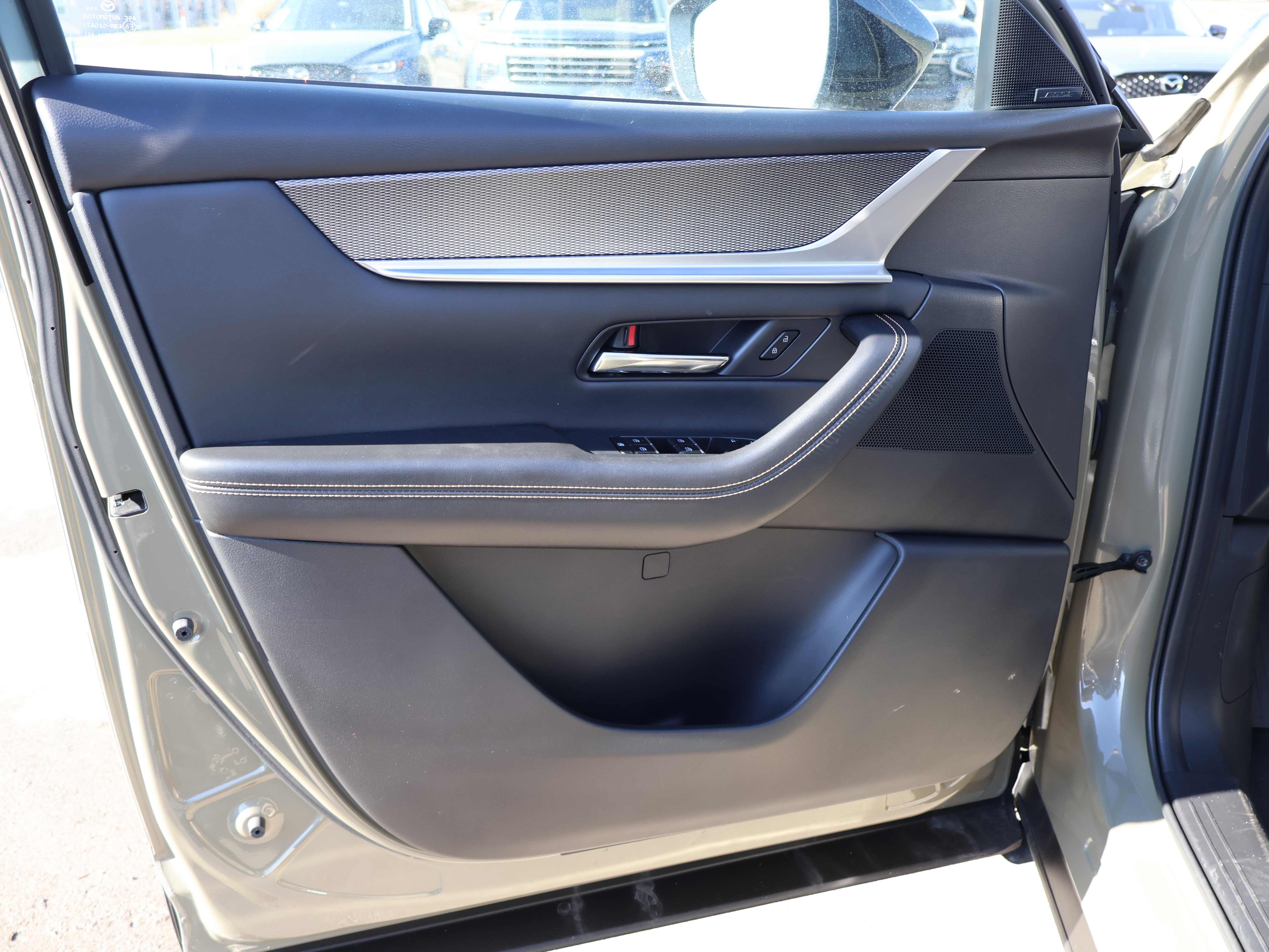 Certified 2025 MAZDA CX-70 Plug-In Hybrid w/ Premium Pkg image 23