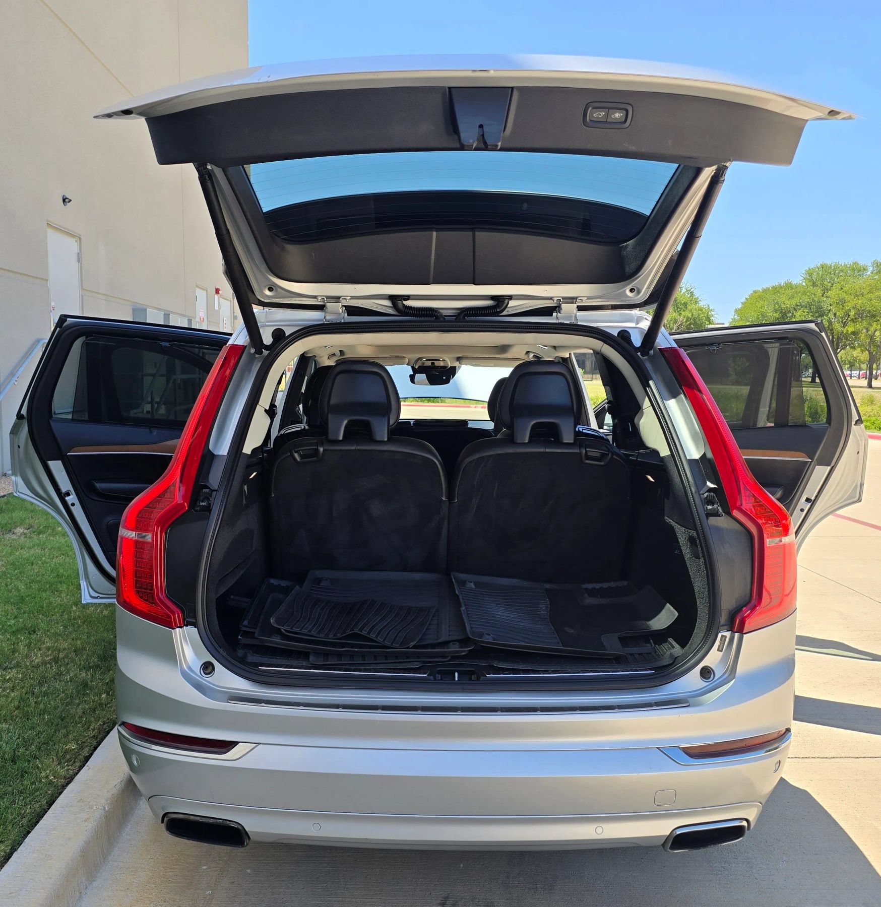 Used 2016 Volvo XC90 T6 Inscription w/ Vision Package AWD/4WD image 11