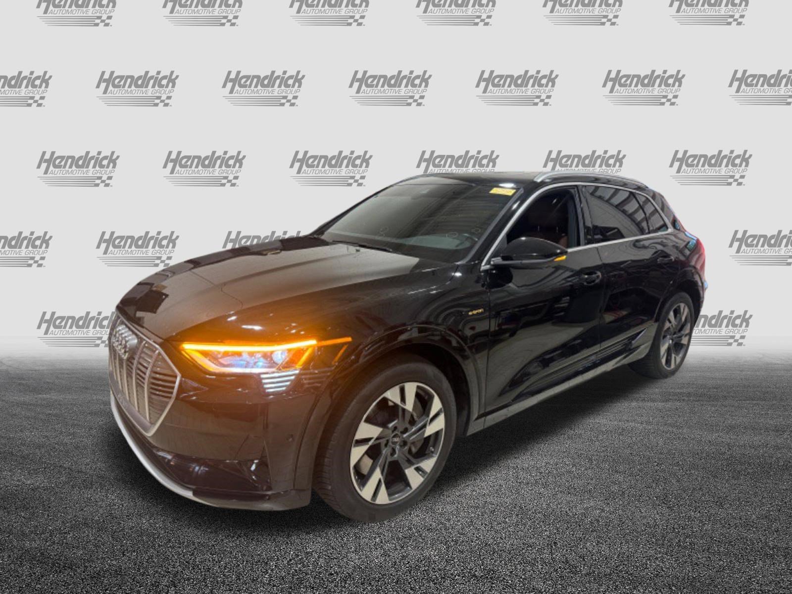 Used 2022 Audi e-tron Premium Plus AWD/4WD image 8