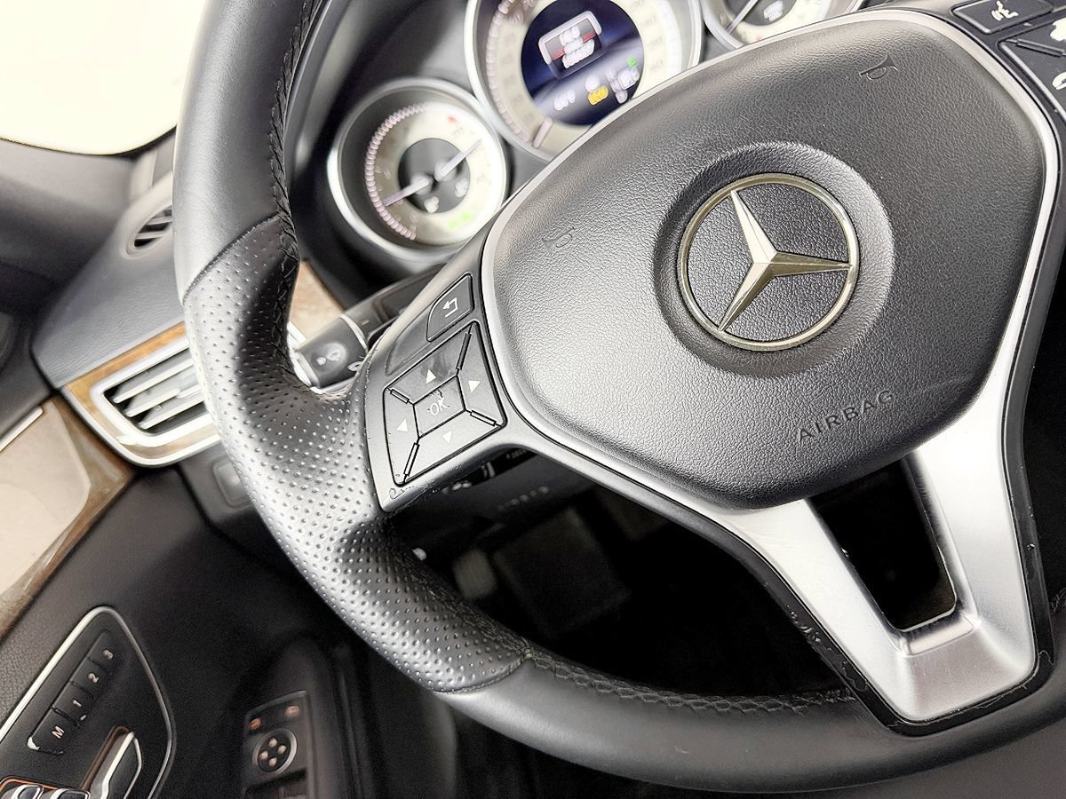 Used 2014 Mercedes-Benz E 350 Sedan image 54
