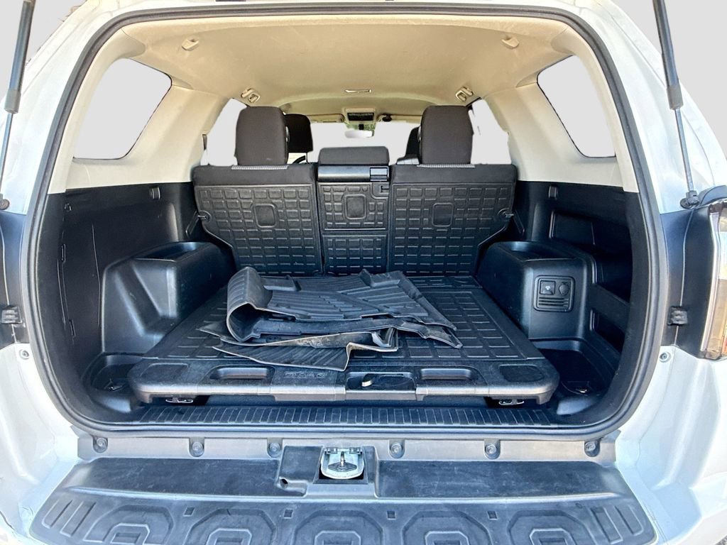 Used 2017 Toyota 4Runner SR5 RWD image 28