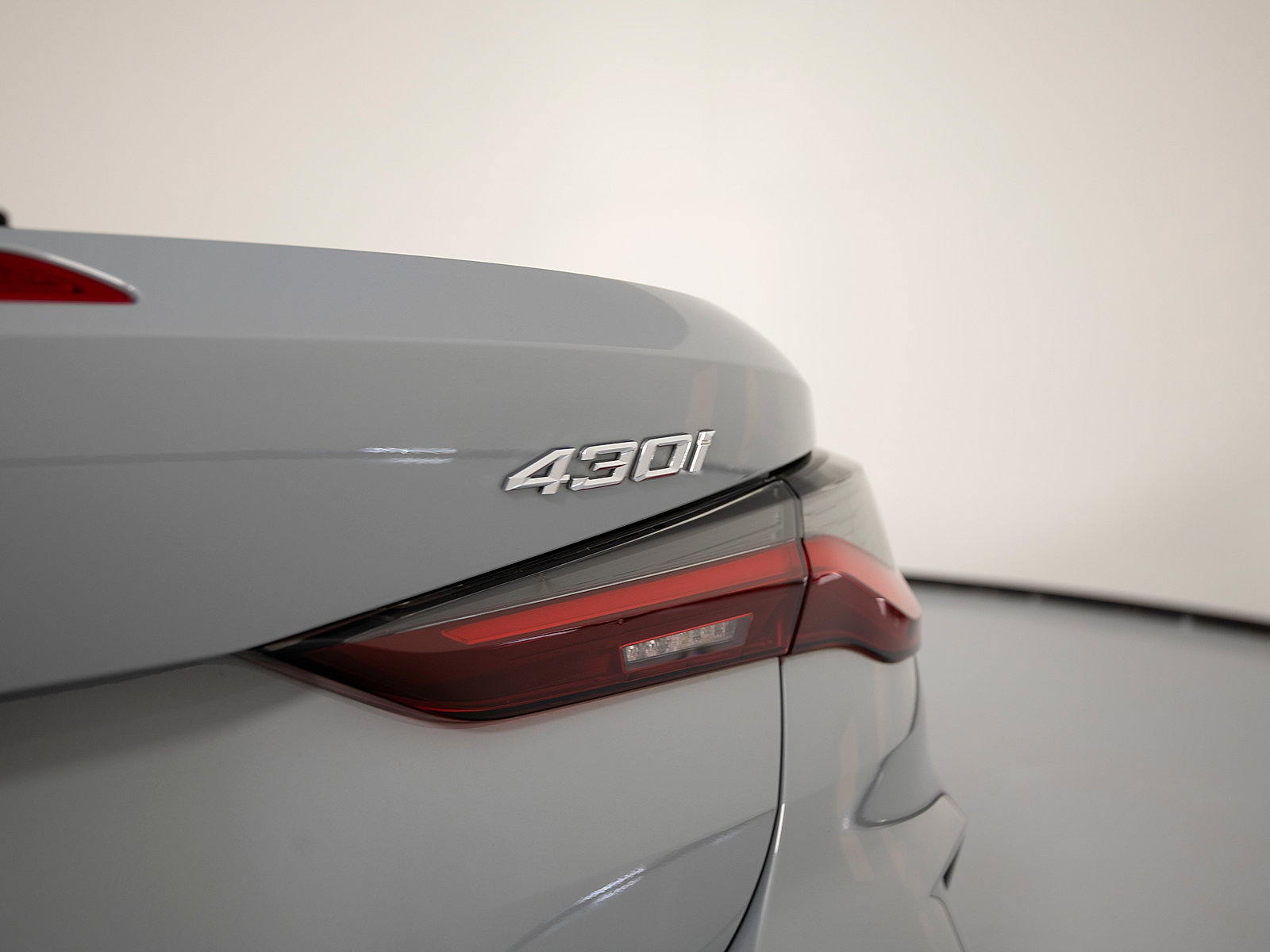 Used 2023 BMW 430i xDrive Convertible w/ M Sport Package image 40