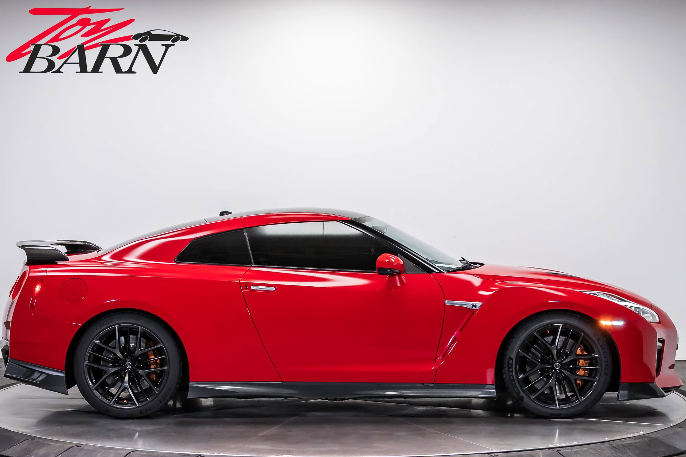 Used 2018 Nissan GT-R Premium image 6