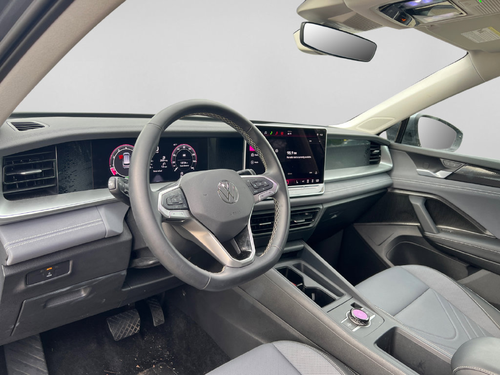 Used 2026 Volkswagen Tiguan SE FWD image 14