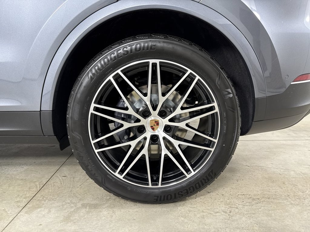 New 2026 Porsche Cayenne Coupe AWD/4WD image 14