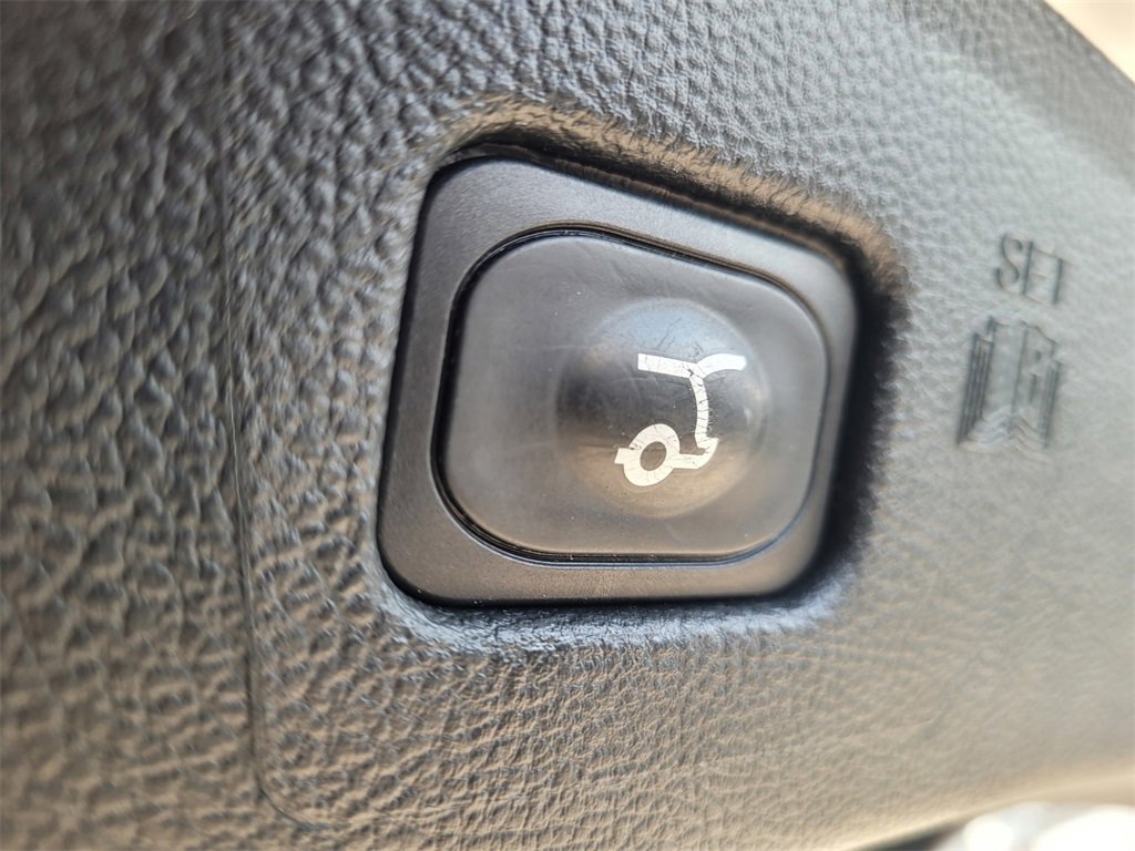 Used 2022 Ford Edge ST image 27