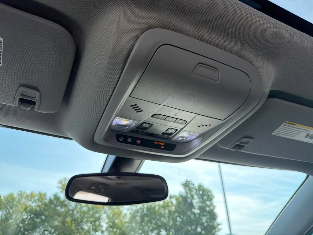 Used 2017 GMC Acadia SLT w/ LPO, Cargo Package FWD image 14