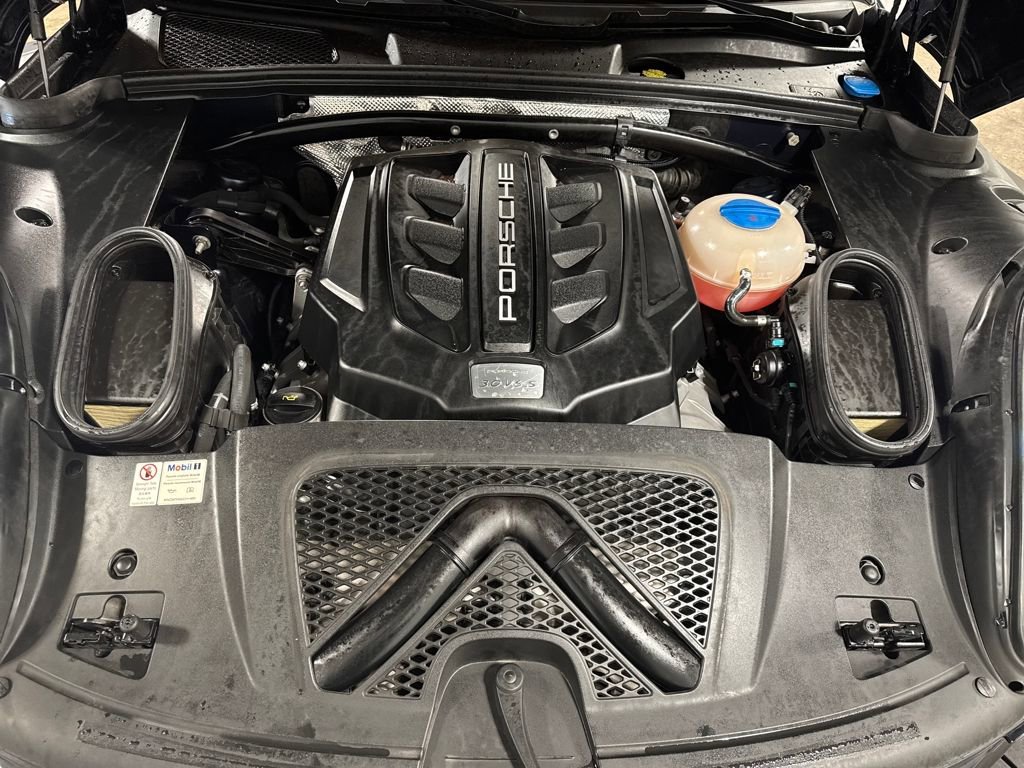 Used 2017 Porsche Macan S image 30