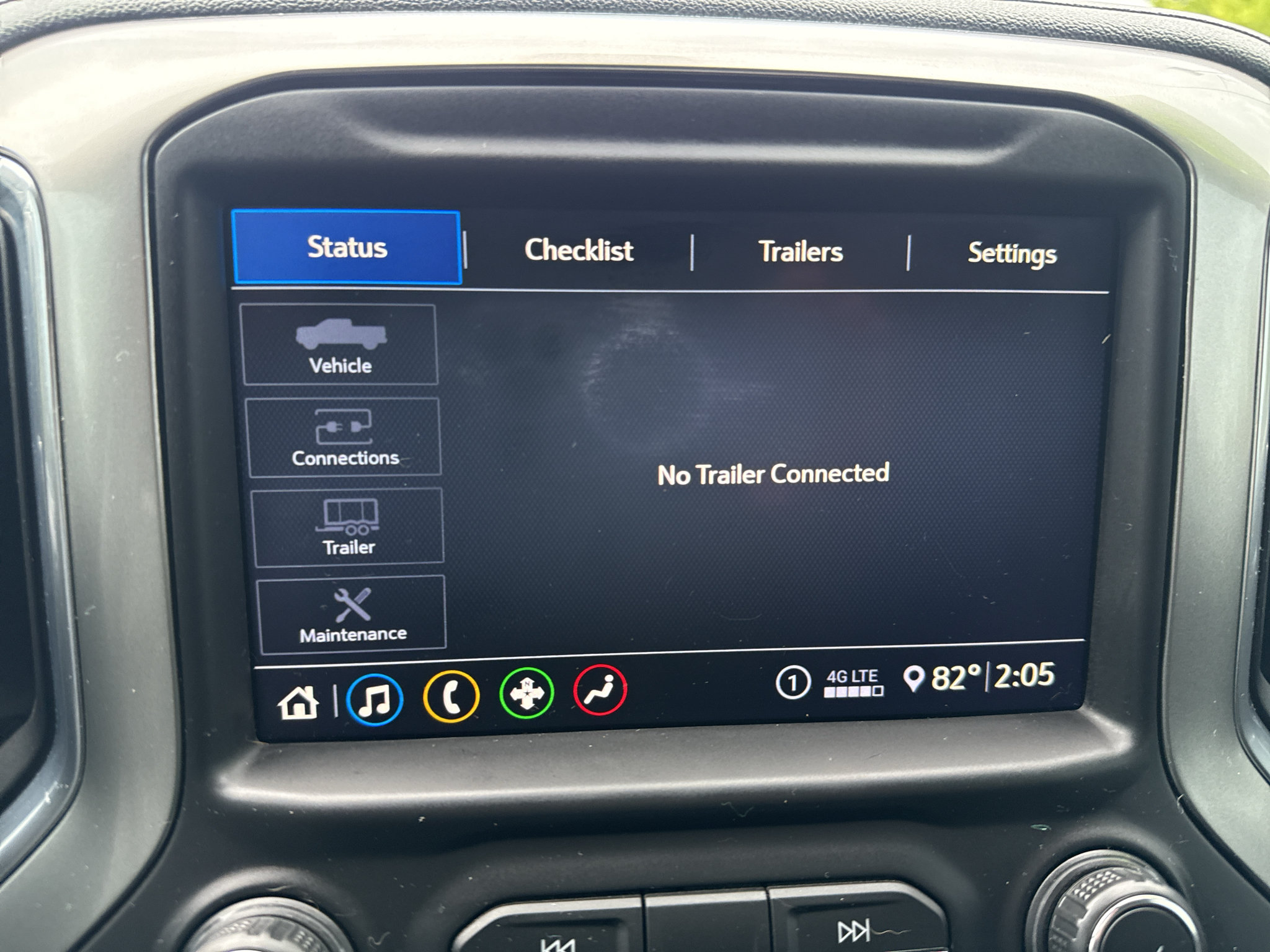 Used 2020 Chevrolet Silverado 1500 LT Trail Boss w/ Midnight Edition AWD/4WD image 28