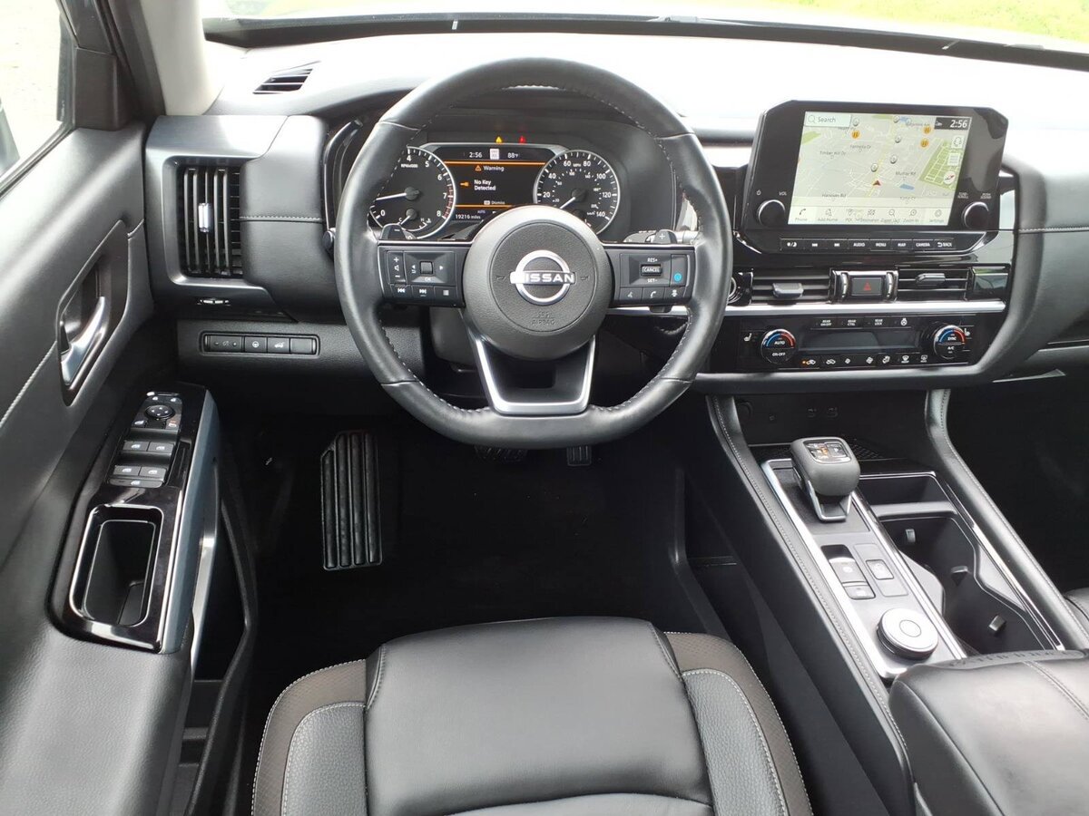 Used 2024 Nissan Pathfinder SL AWD/4WD image 7