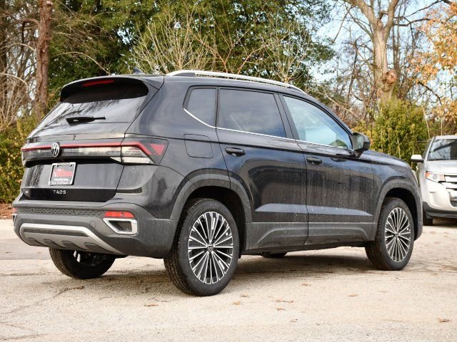 New 2026 Volkswagen Taos SE image 7