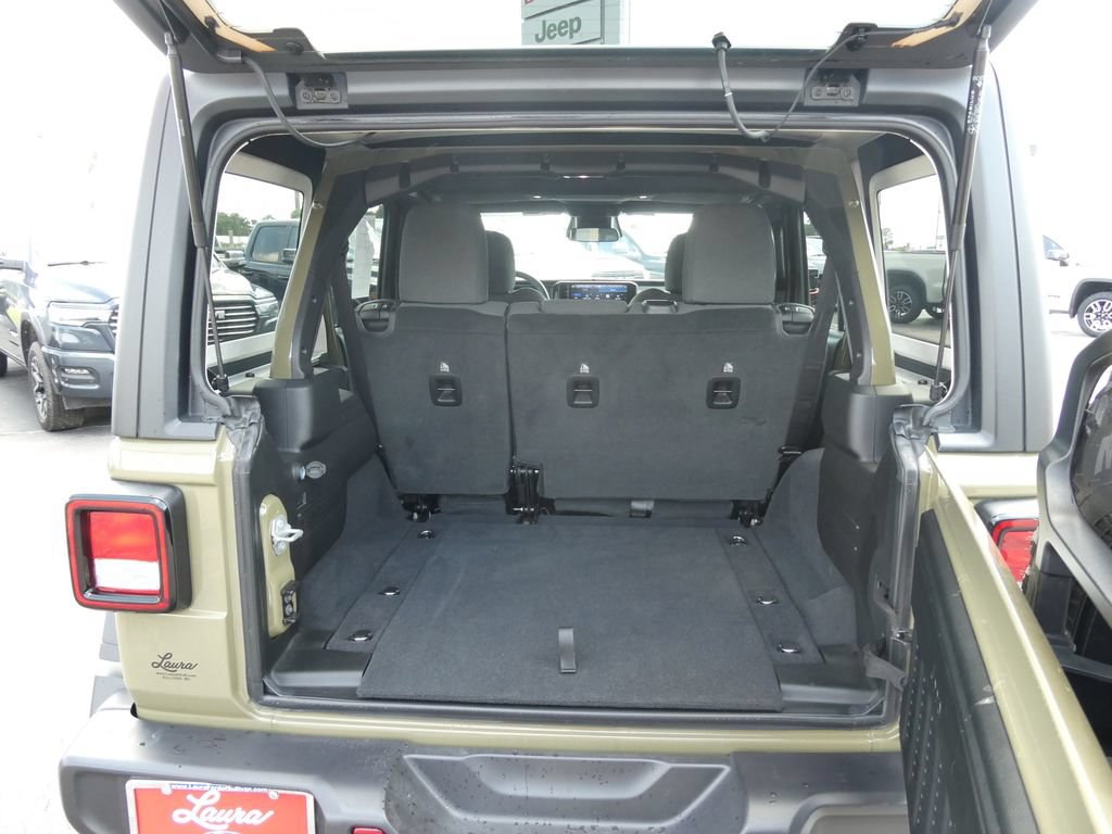 Used 2025 Jeep Wrangler Unlimited Sport AWD/4WD image 16
