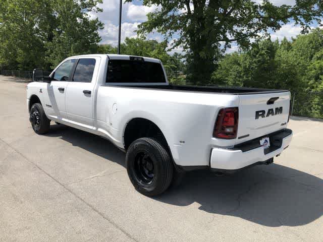 New 2026 RAM 3500 Big Horn AWD/4WD image 4