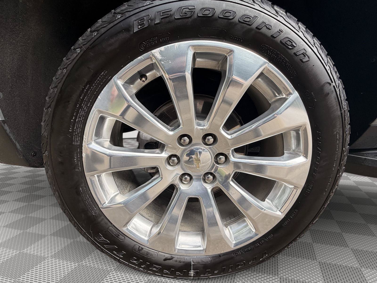 Used 2023 Chevrolet Tahoe Premier w/ Advanced Technology Package AWD/4WD image 14