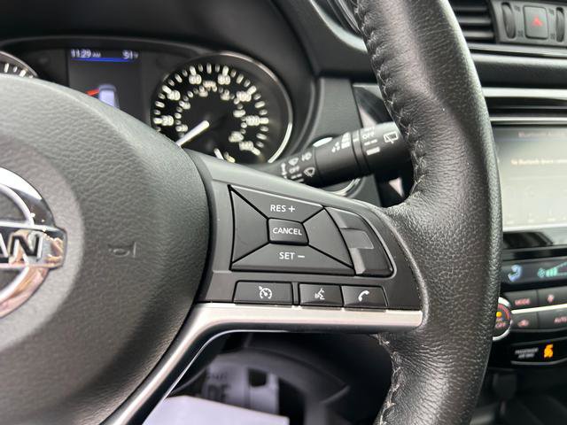 Used 2020 Nissan Rogue SV image 18