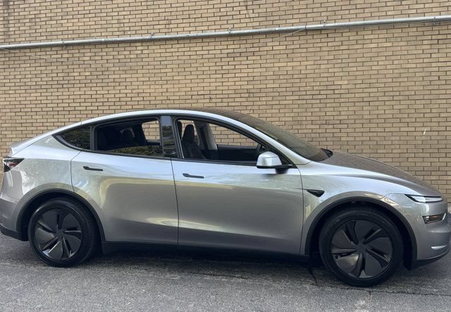 Used 2026 Tesla Model Y Long Range AWD/4WD image 6