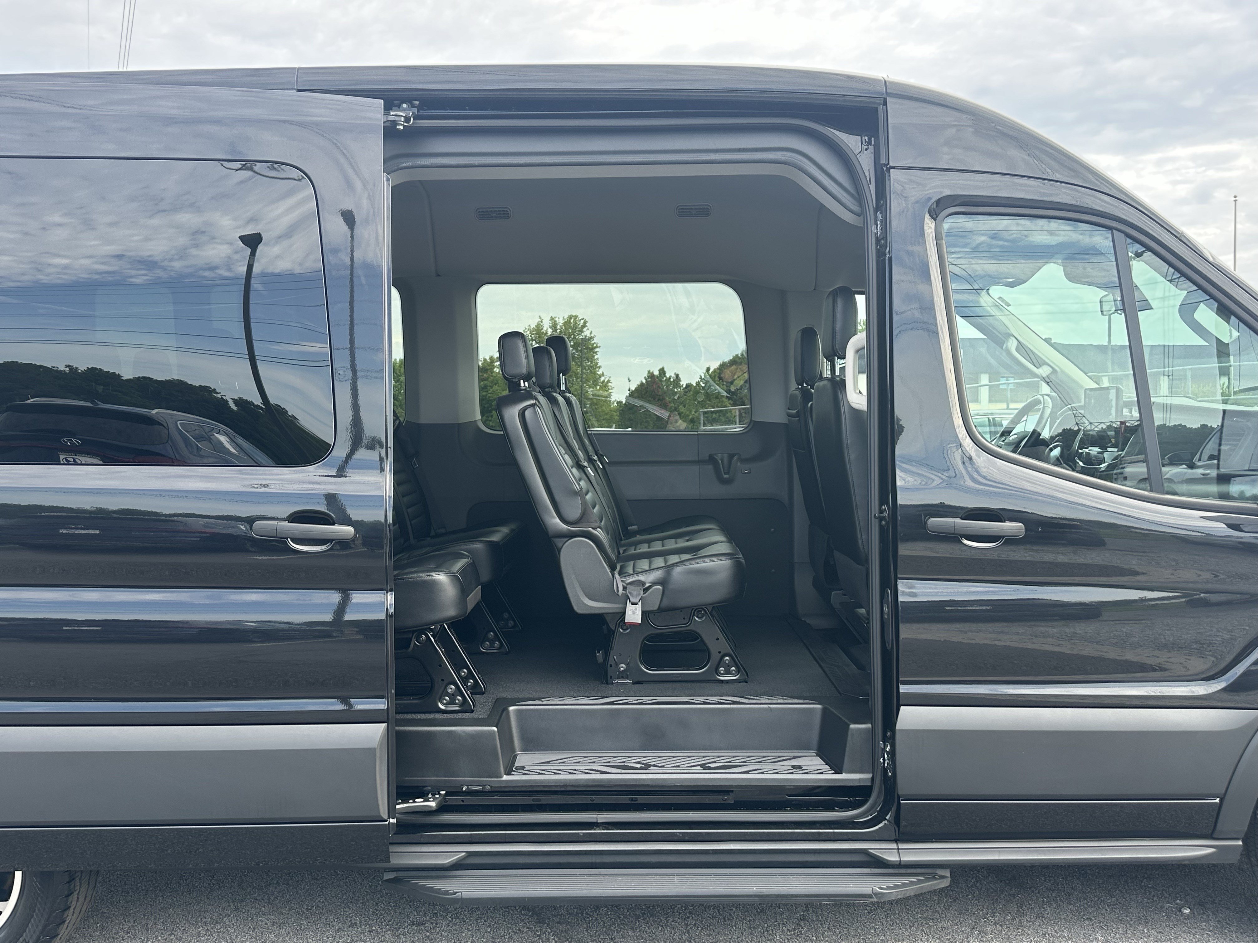 Used 2023 Ford Transit 350 XLT RWD image 15