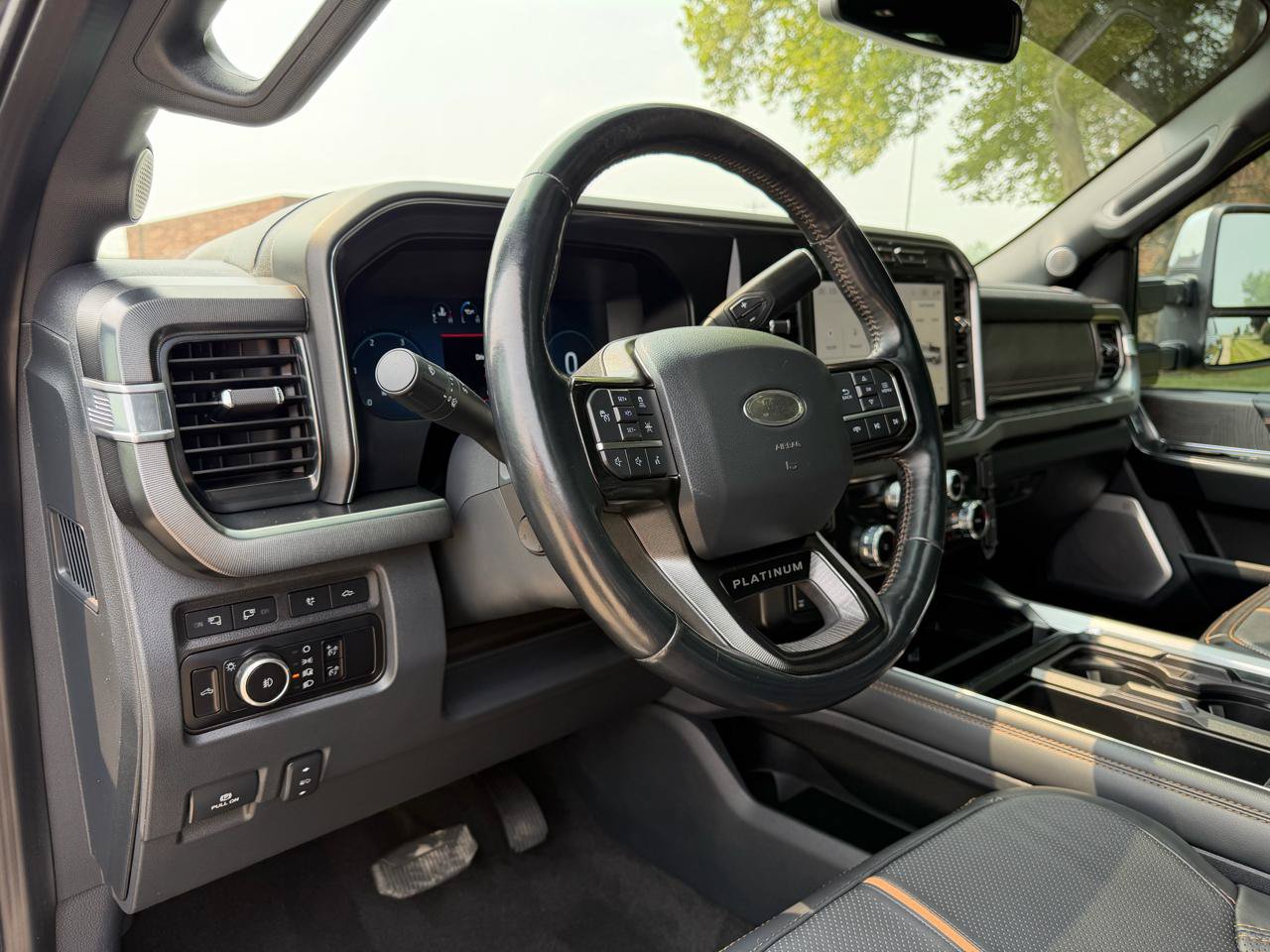 Used 2023 Ford F250 Platinum AWD/4WD image 22