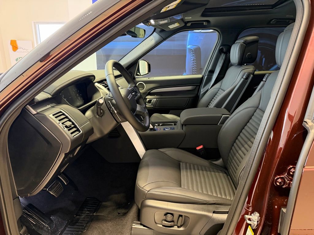 New 2026 Land Rover Discovery Limited Edition AWD/4WD image 11