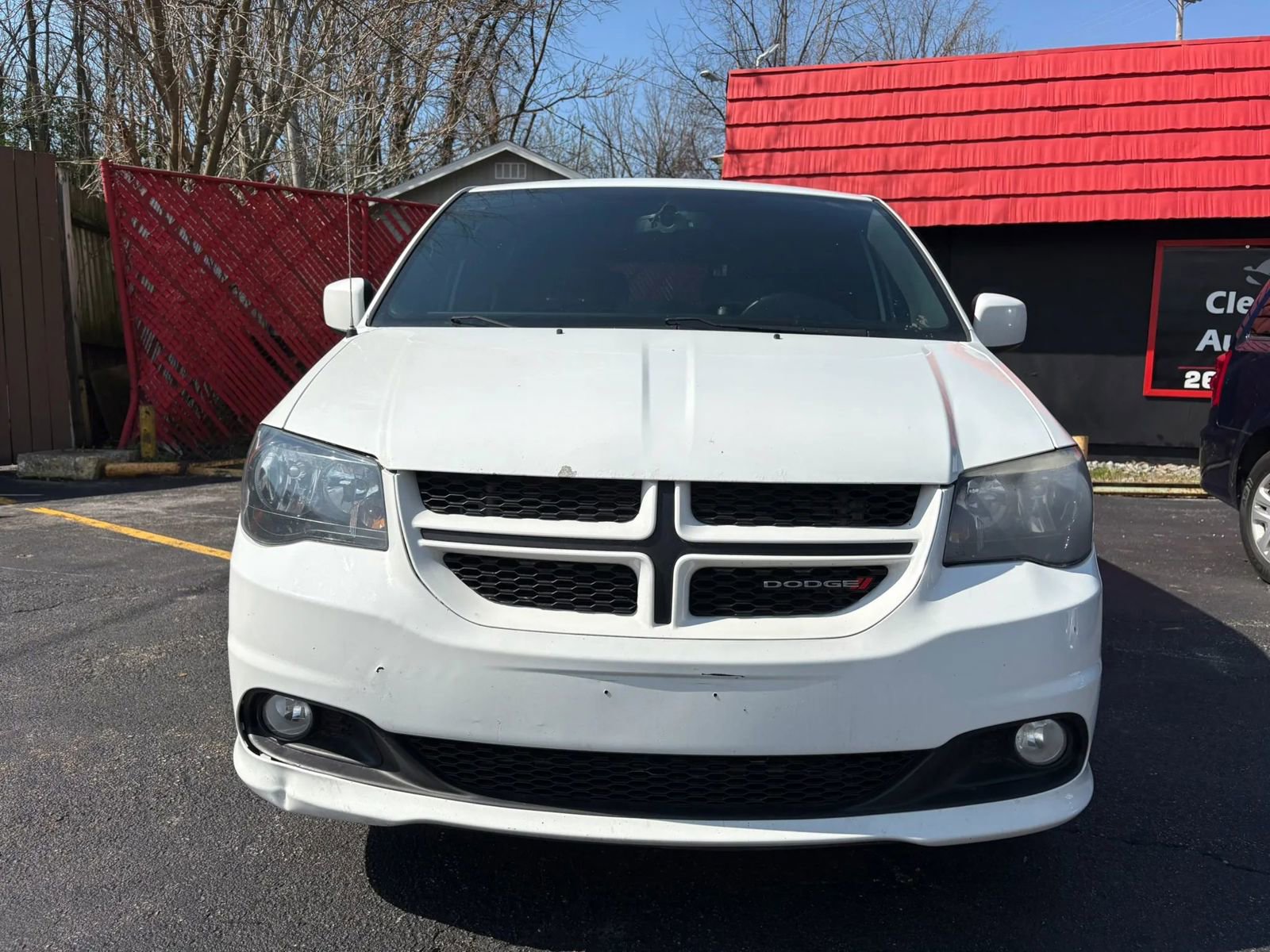 Used 2017 Dodge Grand Caravan GT image 2