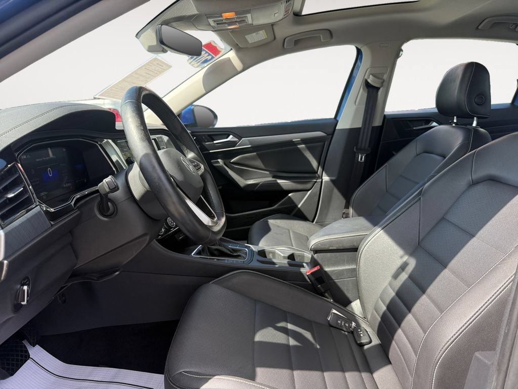 Used 2022 Volkswagen Jetta SE FWD image 9
