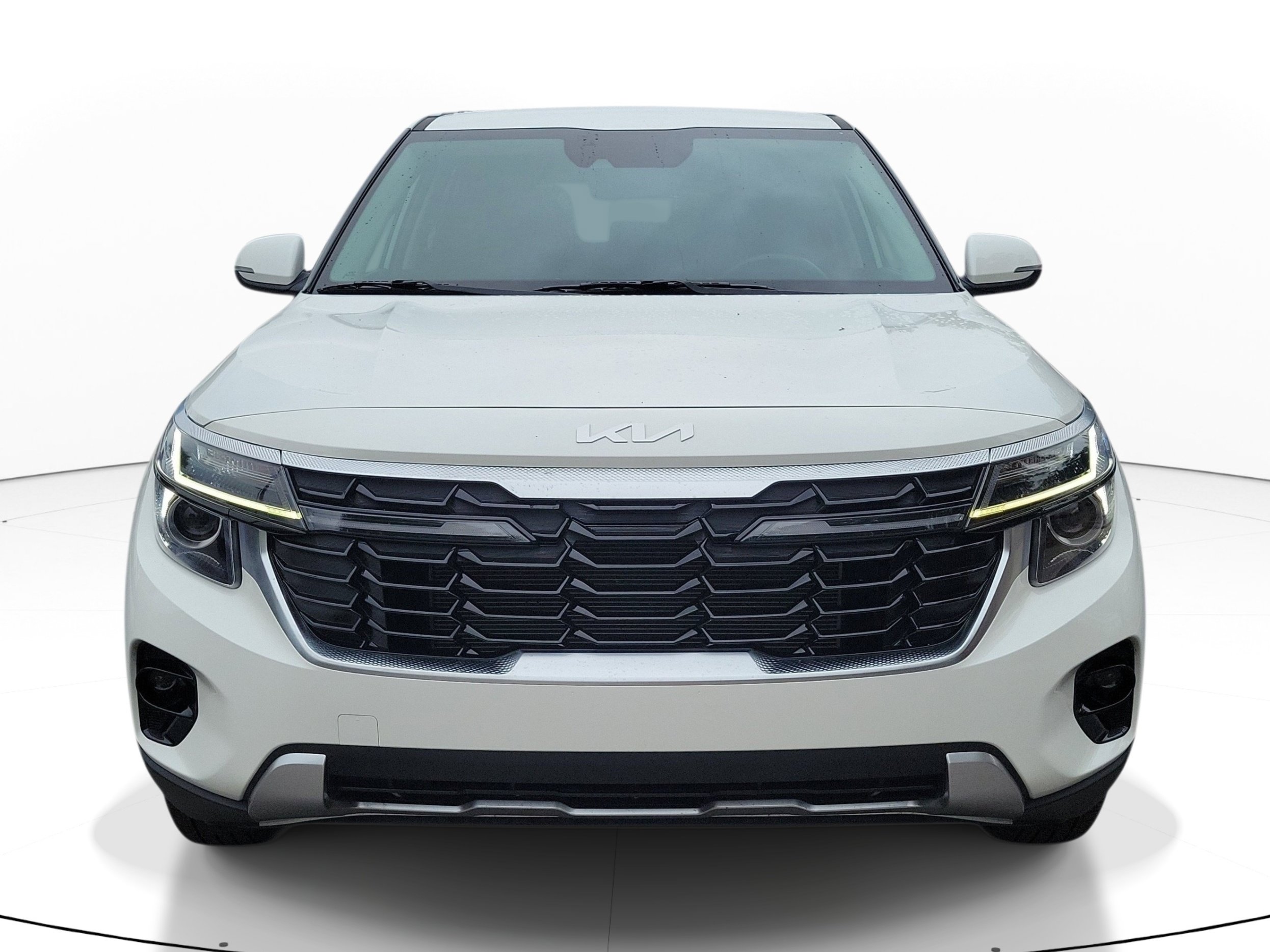 Used 2025 Kia Seltos S FWD image 2