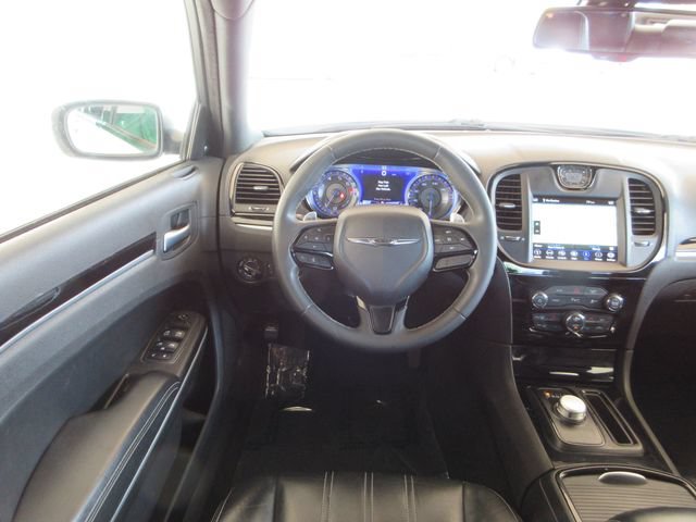 Used 2022 Chrysler 300 S RWD image 33