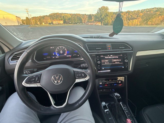 Used 2023 Volkswagen Tiguan SE AWD/4WD image 10