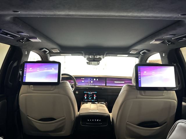 New 2026 Cadillac Escalade ESV Platinum Sport w/ LPO, ONYX Package AWD/4WD image 23