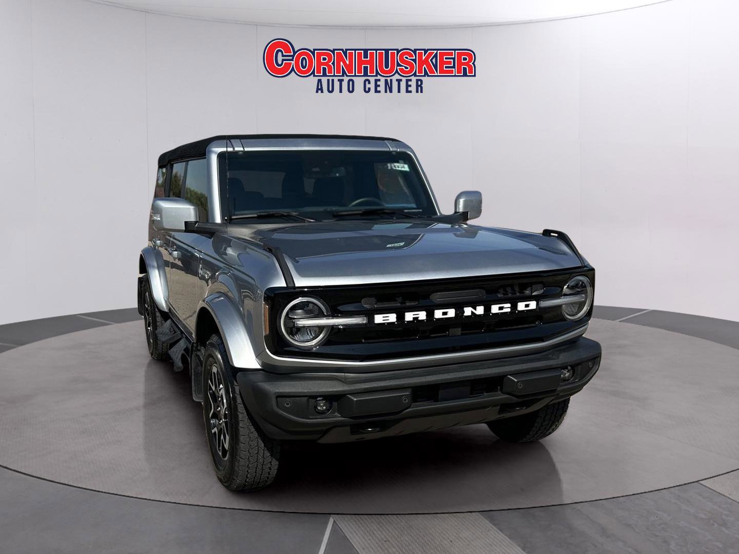 Used 2022 Ford Bronco Outer Banks image 1