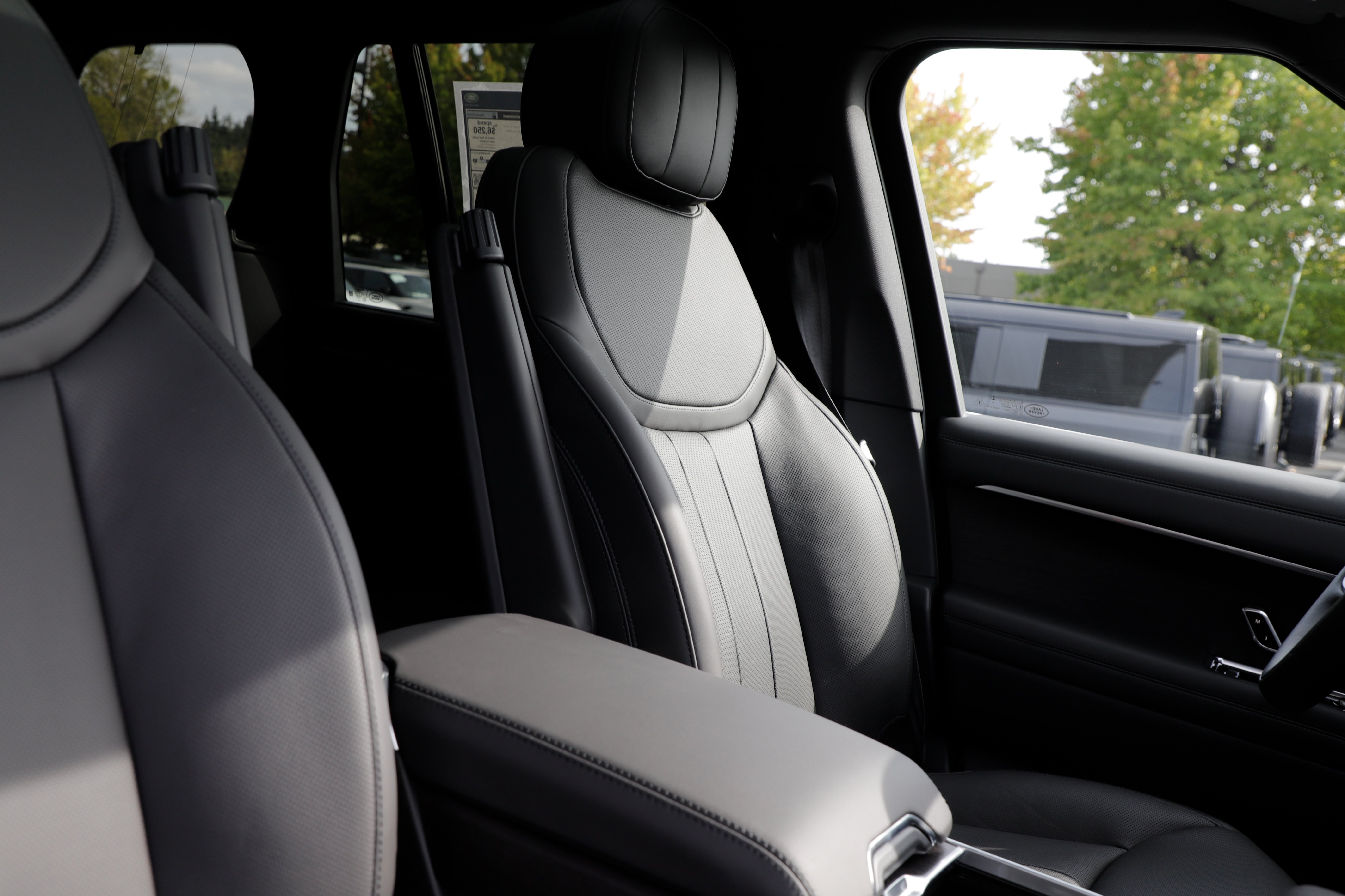 New 2026 Land Rover Range Rover SE AWD/4WD image 12