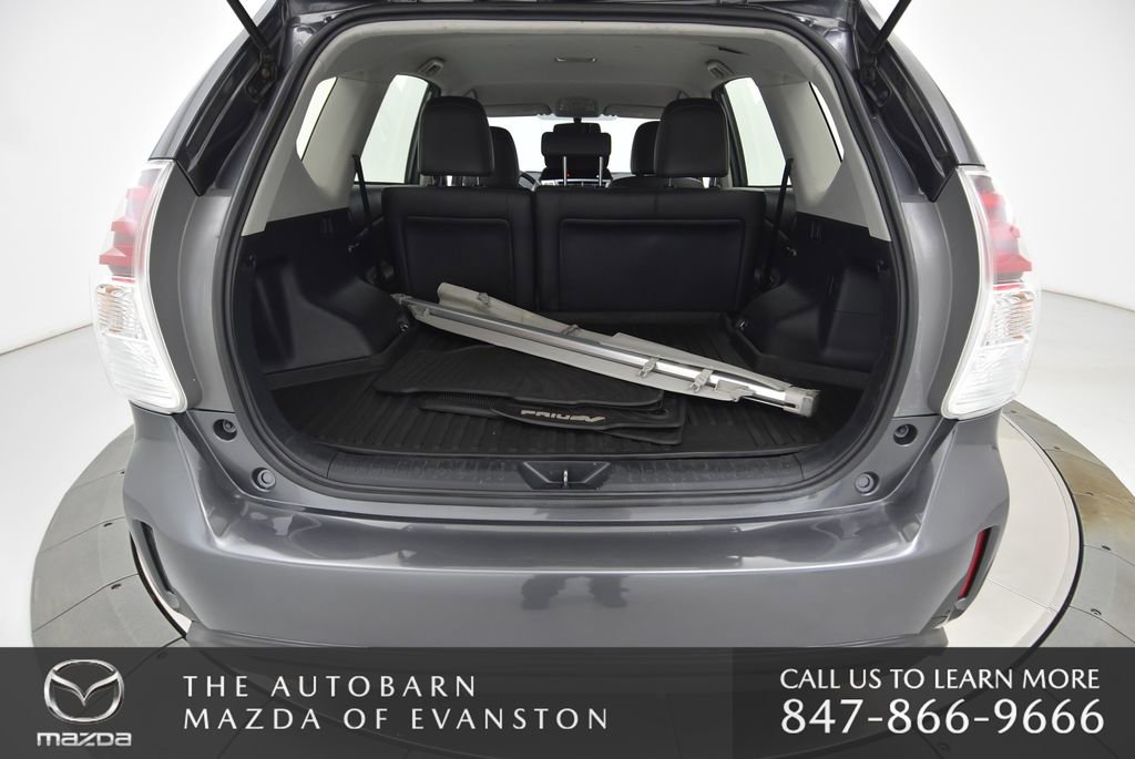 Used 2016 Toyota Prius V Five image 29