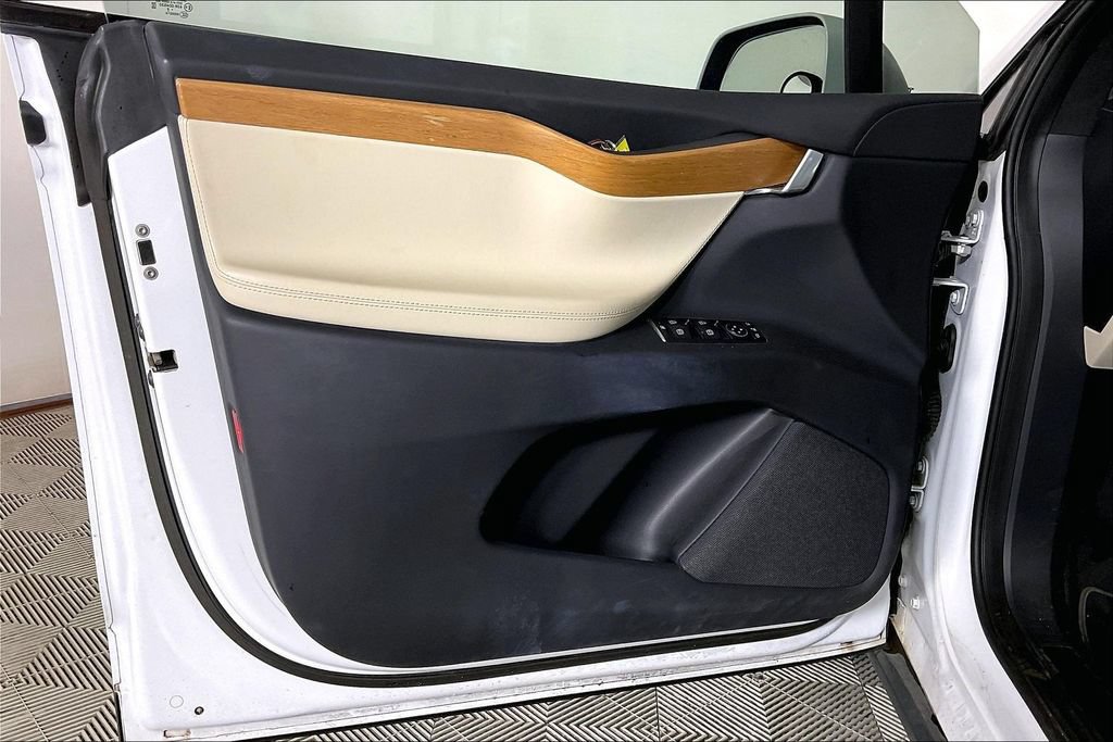 Used 2019 Tesla Model X 75D AWD/4WD image 21