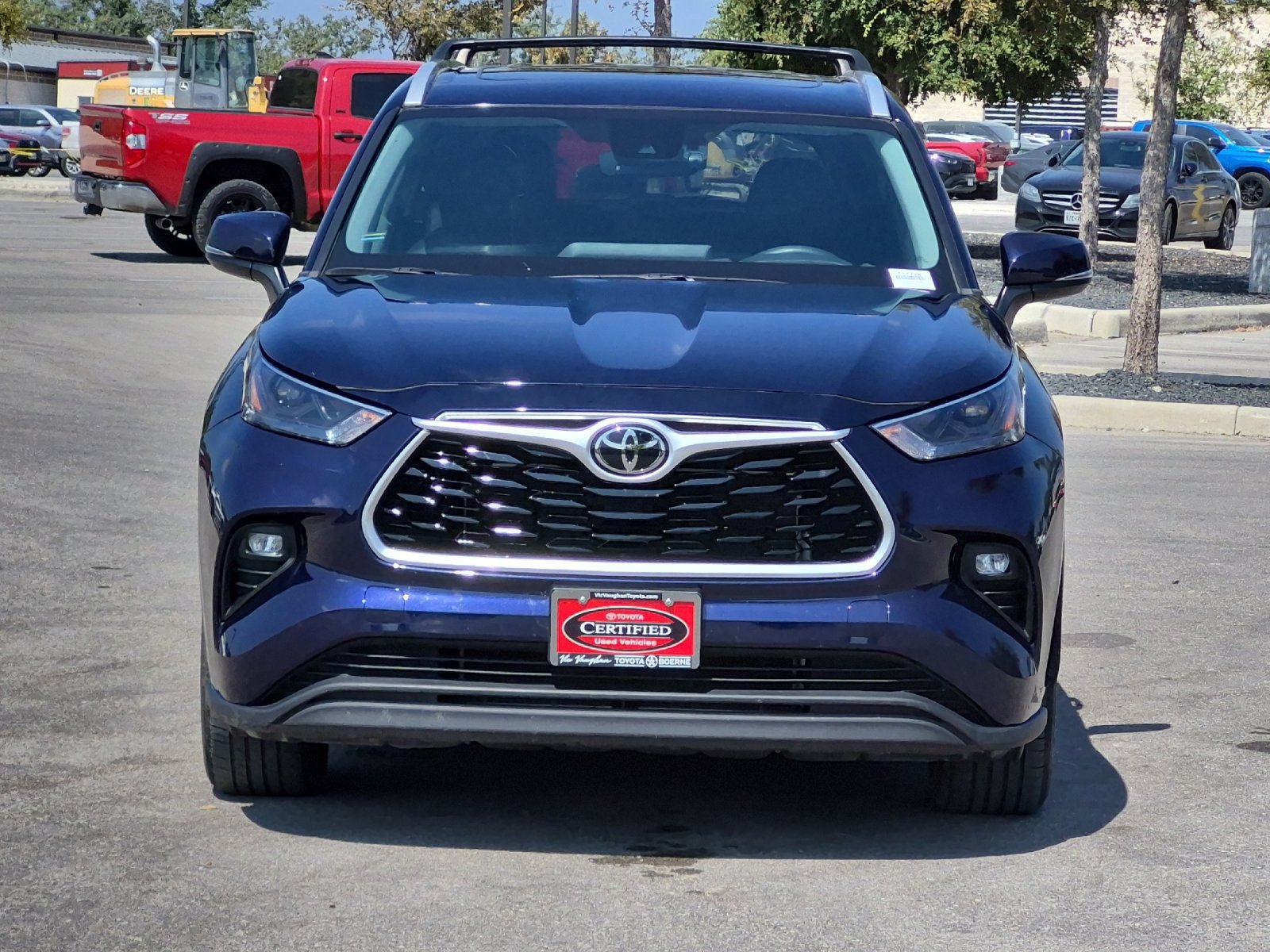 Used 2023 Toyota Highlander XLE FWD image 8