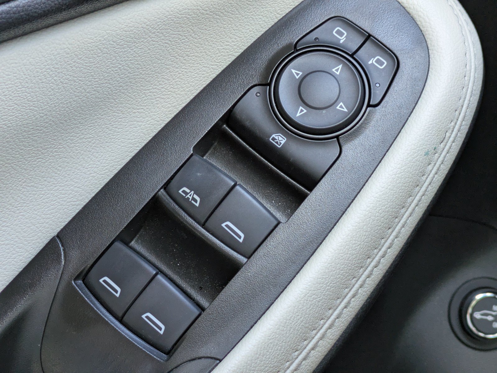 Used 2024 Buick Encore GX Preferred FWD image 18
