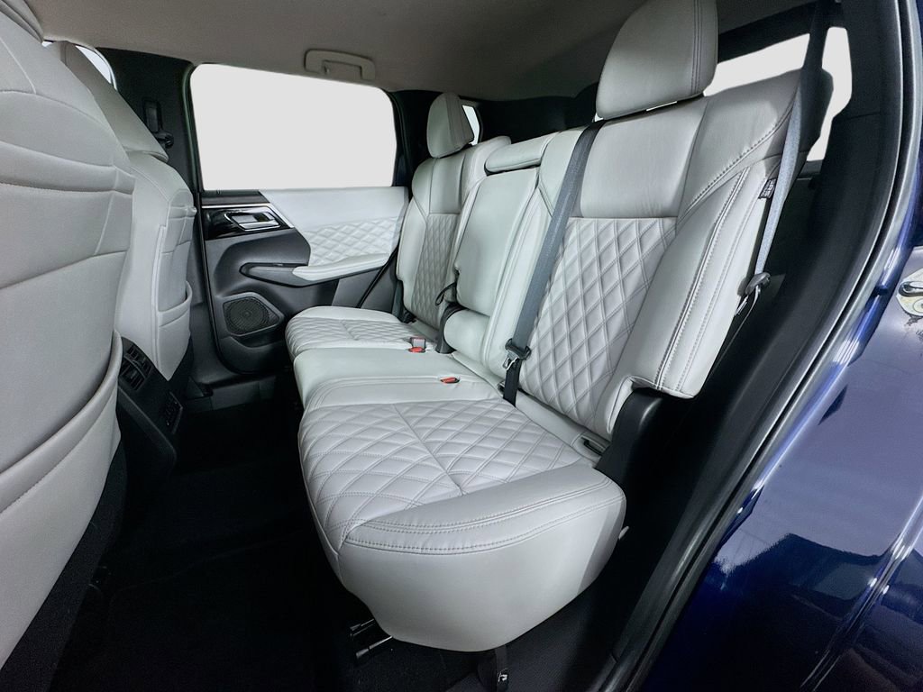 Used 2022 Mitsubishi Outlander SEL AWD/4WD image 30