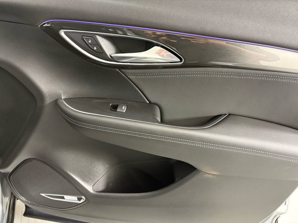 Used 2025 Buick Envision Preferred image 12