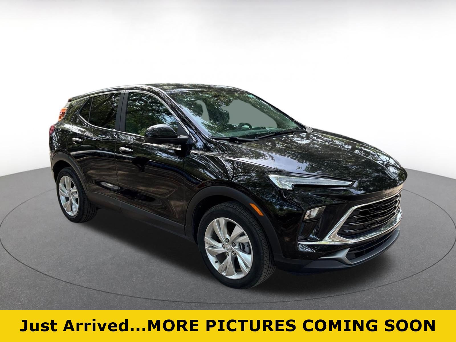 Used 2025 Buick Encore GX Preferred FWD image 1
