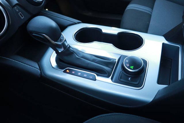 Used 2025 Chevrolet Blazer LT FWD image 18