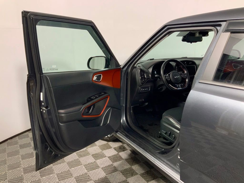 Used 2023 Kia Soul GT-Line w/ GT-Line Technology Package image 19