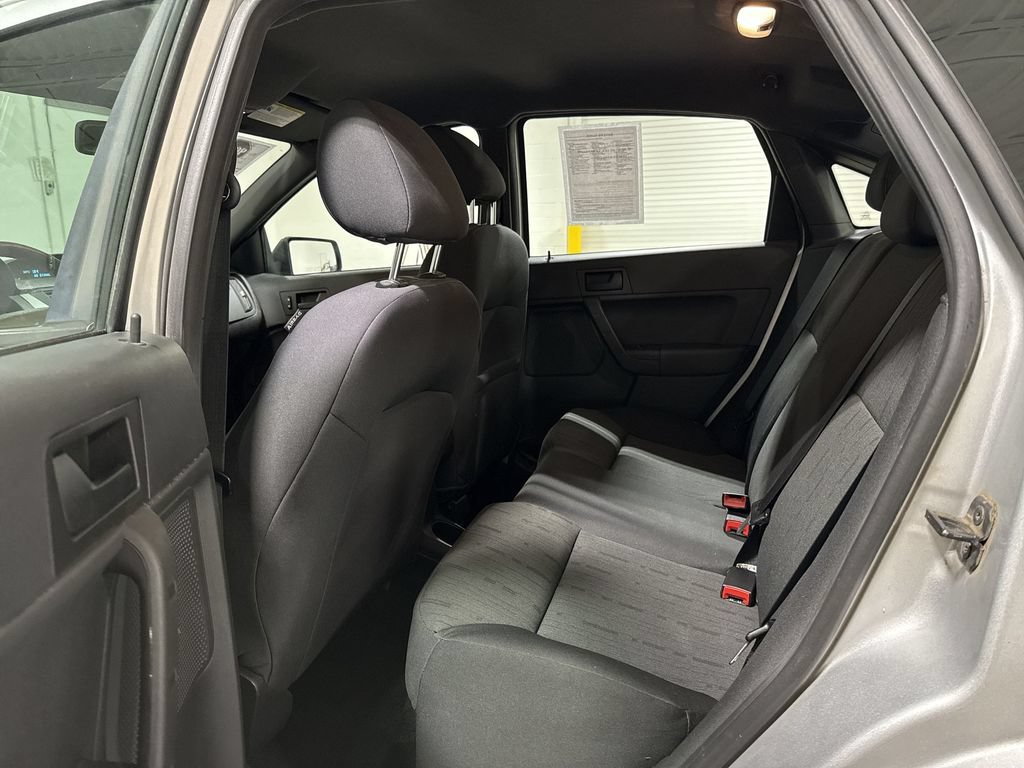 Used 2011 Ford Focus SE w/ 201A Rapid Spec Order Code FWD image 21