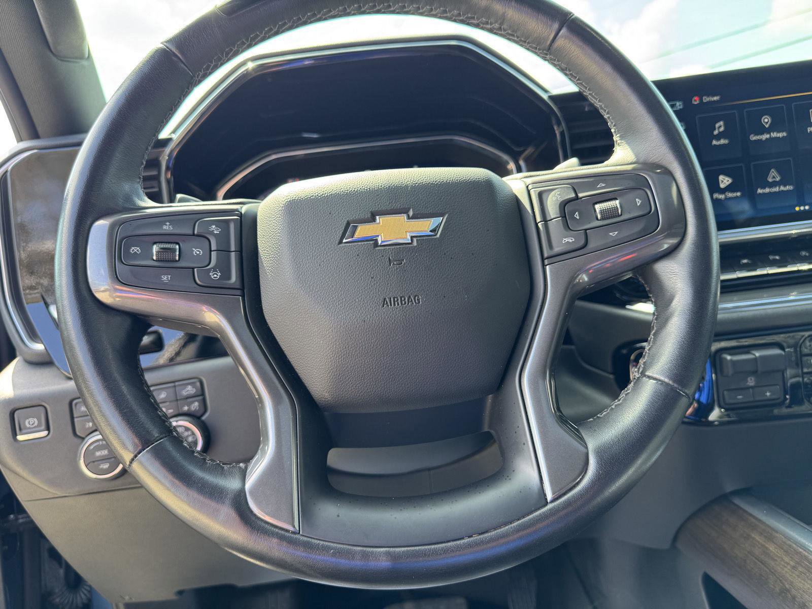 Used 2024 Chevrolet Silverado 1500 High Country image 3