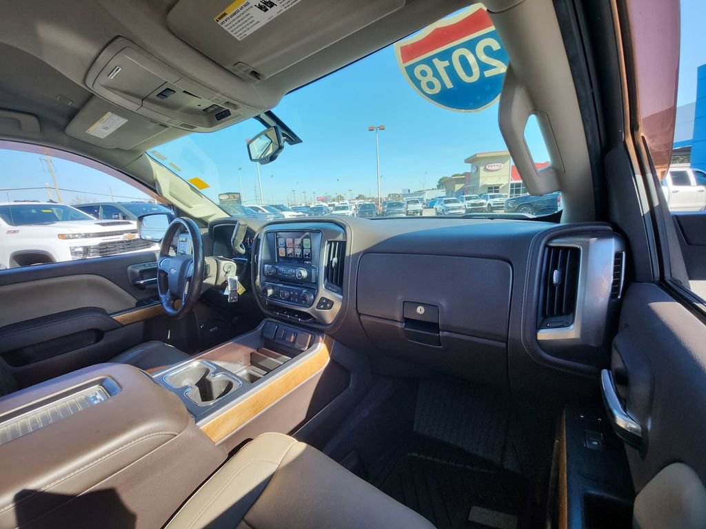 Certified 2018 Chevrolet Silverado 1500 LTZ w/ Sport Package image 33