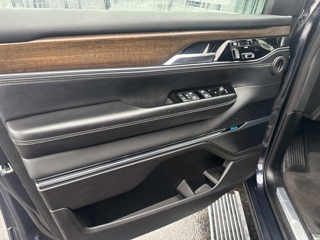 Used 2023 Jeep Grand Wagoneer 4WD image 18