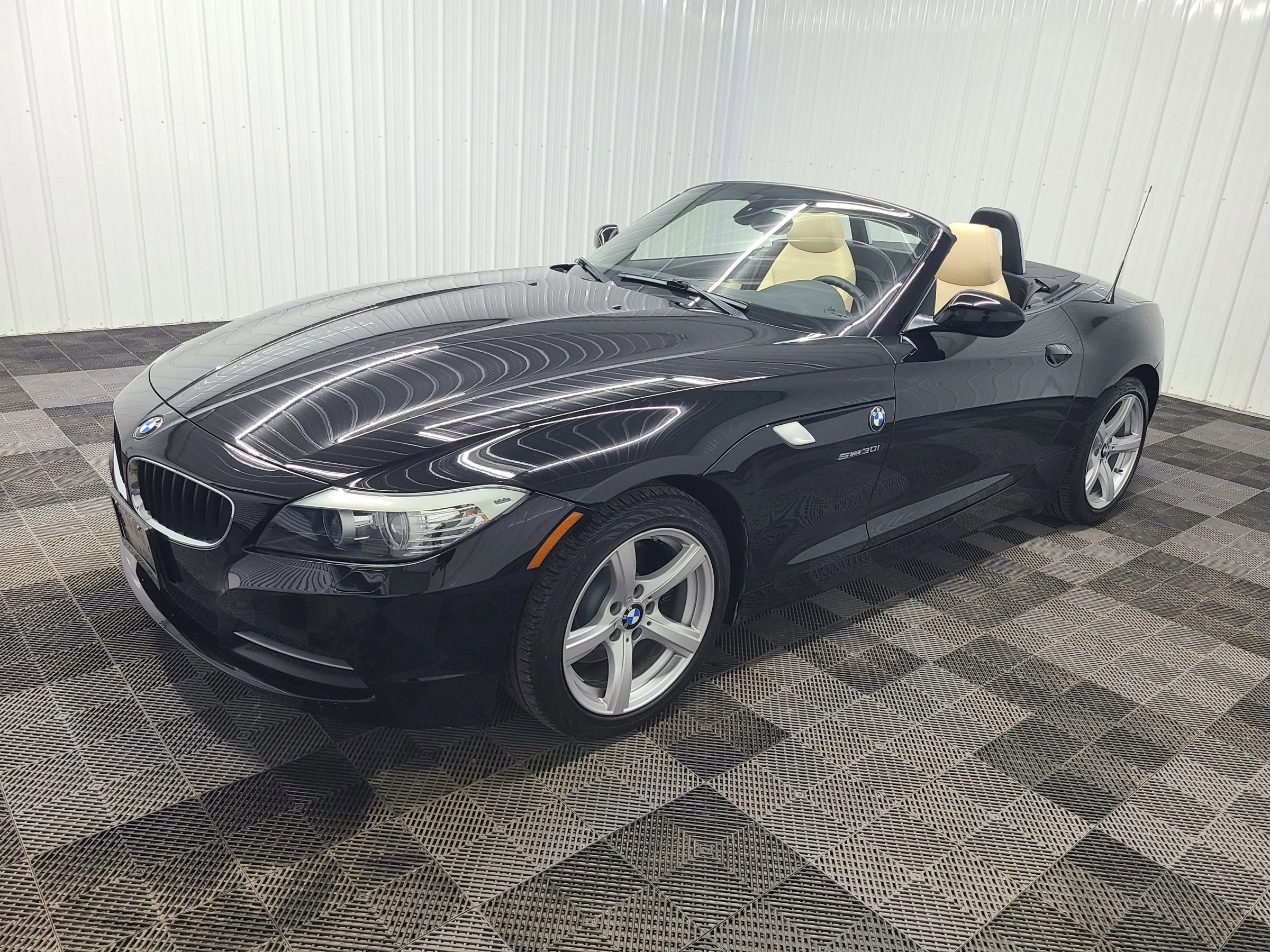 Used 2011 BMW Z4 sDrive30i RWD image 26