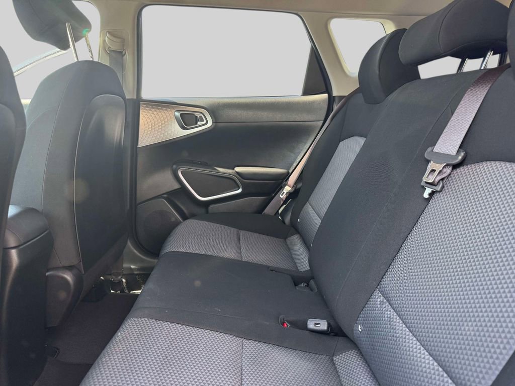 Used 2022 Kia Soul LX w/ Technology Package FWD image 10