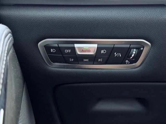 Used 2019 BMW X7 xDrive50i w/ M Sport Package AWD/4WD image 43