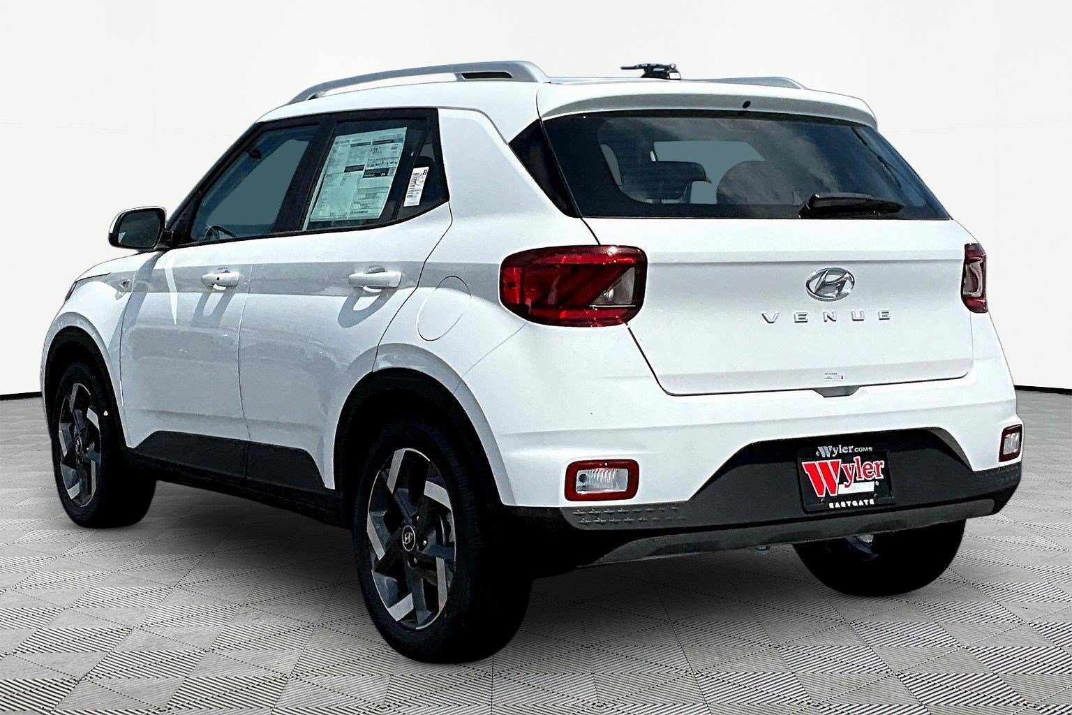 New 2026 Hyundai Venue SEL FWD image 4